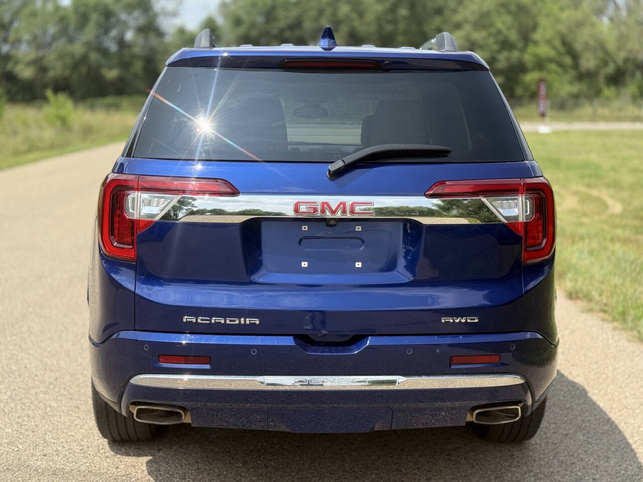 Used 2023 GMC Acadia Denali AWD/4WD image 7