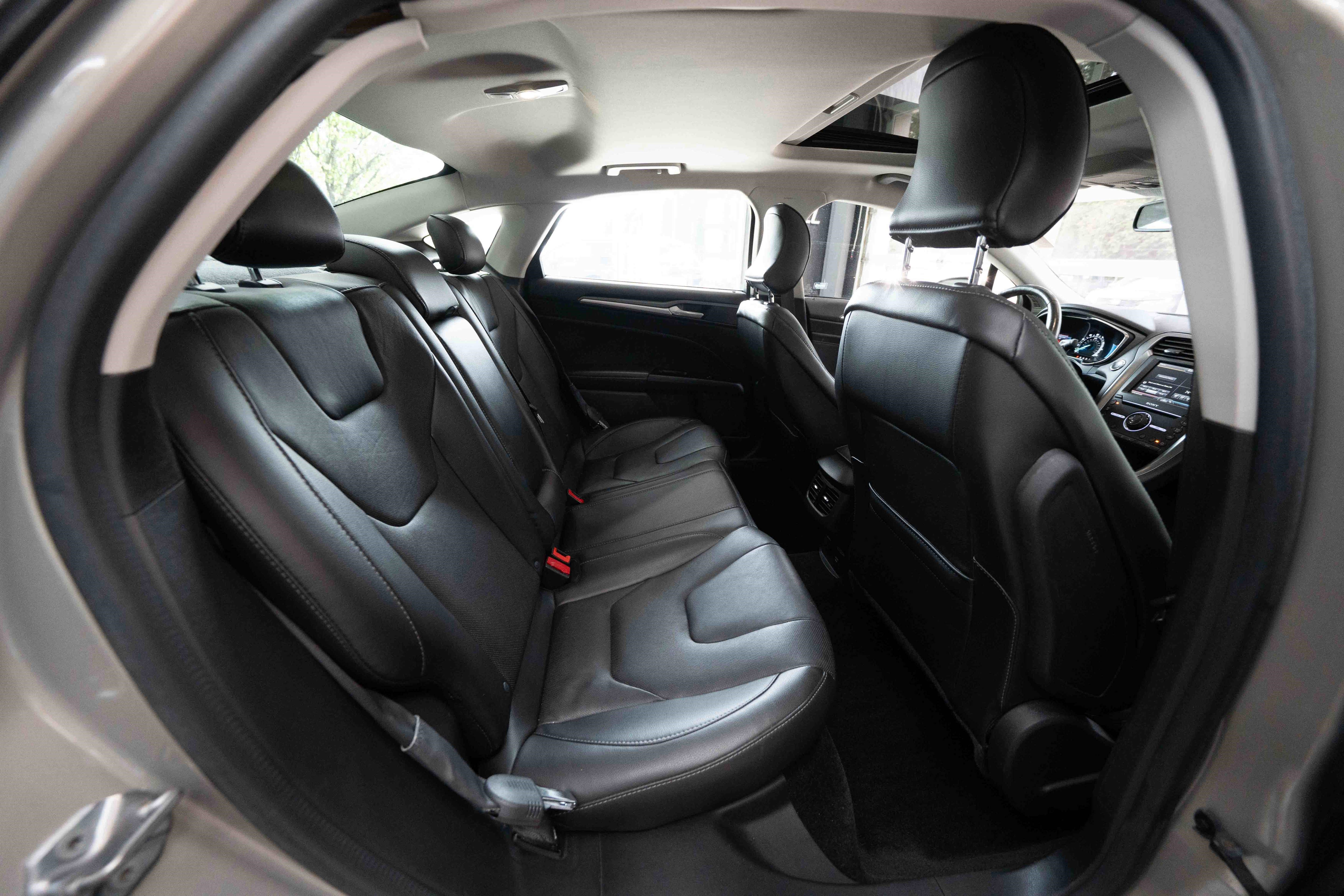 Used 2016 Ford Fusion Titanium image 24