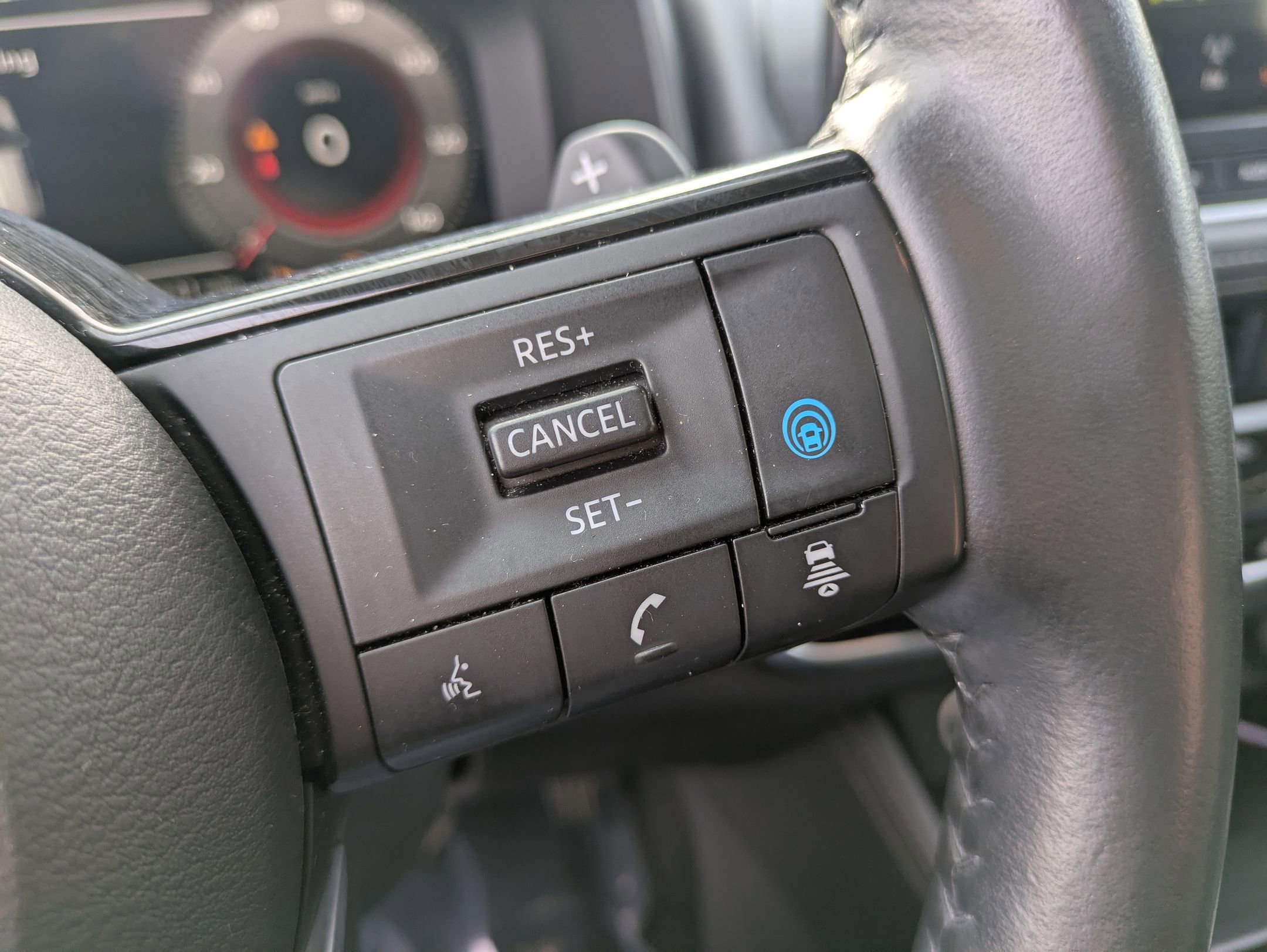 Used 2021 Nissan Rogue Platinum image 17