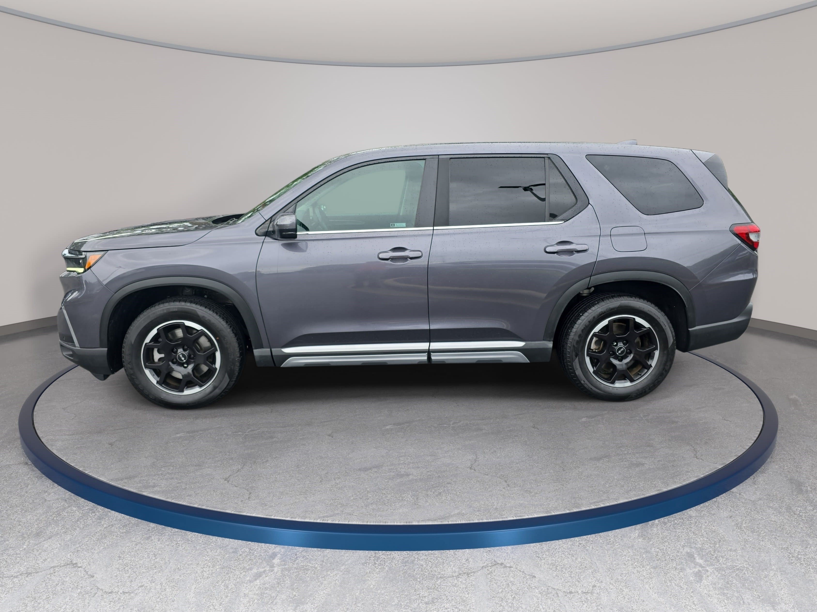 Used 2025 Honda Pilot EX-L image 8