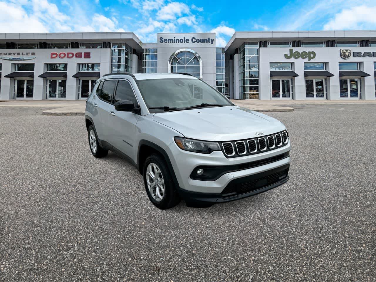 Certified 2024 Jeep Compass Latitude AWD/4WD image 2