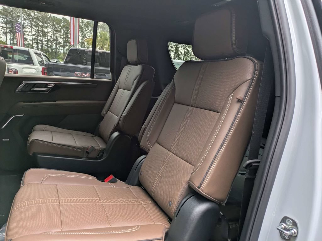 New 2026 Chevrolet Suburban High Country w/ Sun And Tow Package AWD/4WD image 16