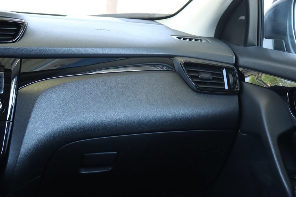 Used 2022 Nissan Rogue Sport SL w/ Premium Package AWD/4WD image 31