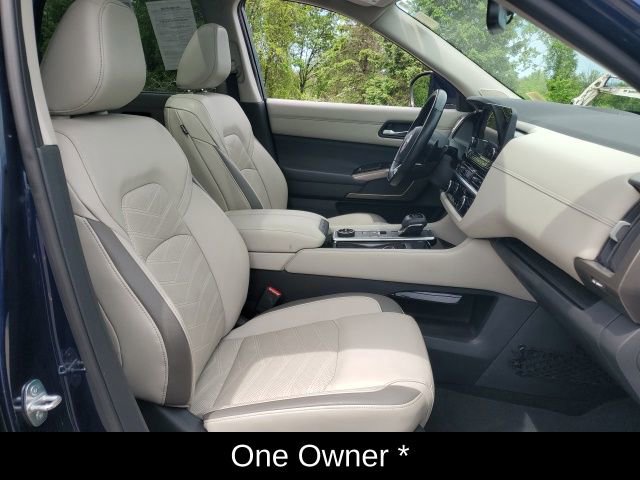 Used 2022 Nissan Pathfinder Platinum w/ Cargo Package AWD/4WD image 9