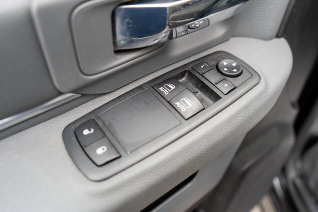 Used 2018 RAM 1500 Express image 12