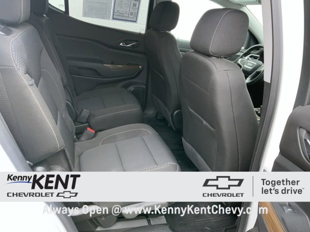 Certified 2023 GMC Acadia SLE w/ Driver Convenience Package image 12