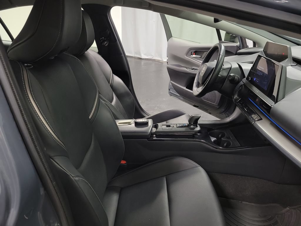 Used 2023 Toyota Prius XLE AWD/4WD image 28