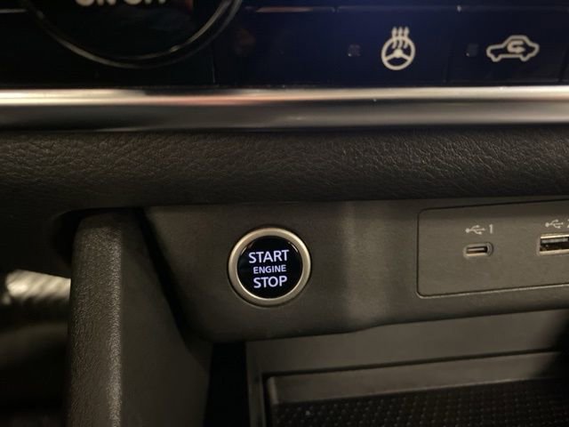 Used 2023 Nissan Rogue SV w/ SV Premium B Package image 17