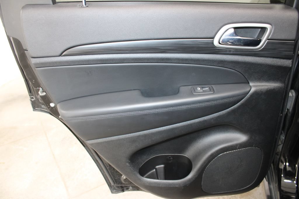 Used 2022 Jeep Grand Cherokee Laredo X RWD image 18