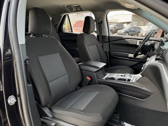 Used 2024 Ford Explorer XLT image 15