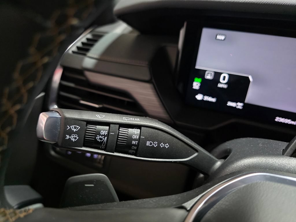 Certified 2025 GMC Acadia AT4 w/ Super Cruise Package AWD/4WD image 33