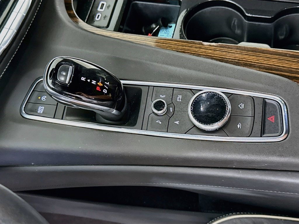 Used 2023 Cadillac Escalade Premium Luxury RWD image 19