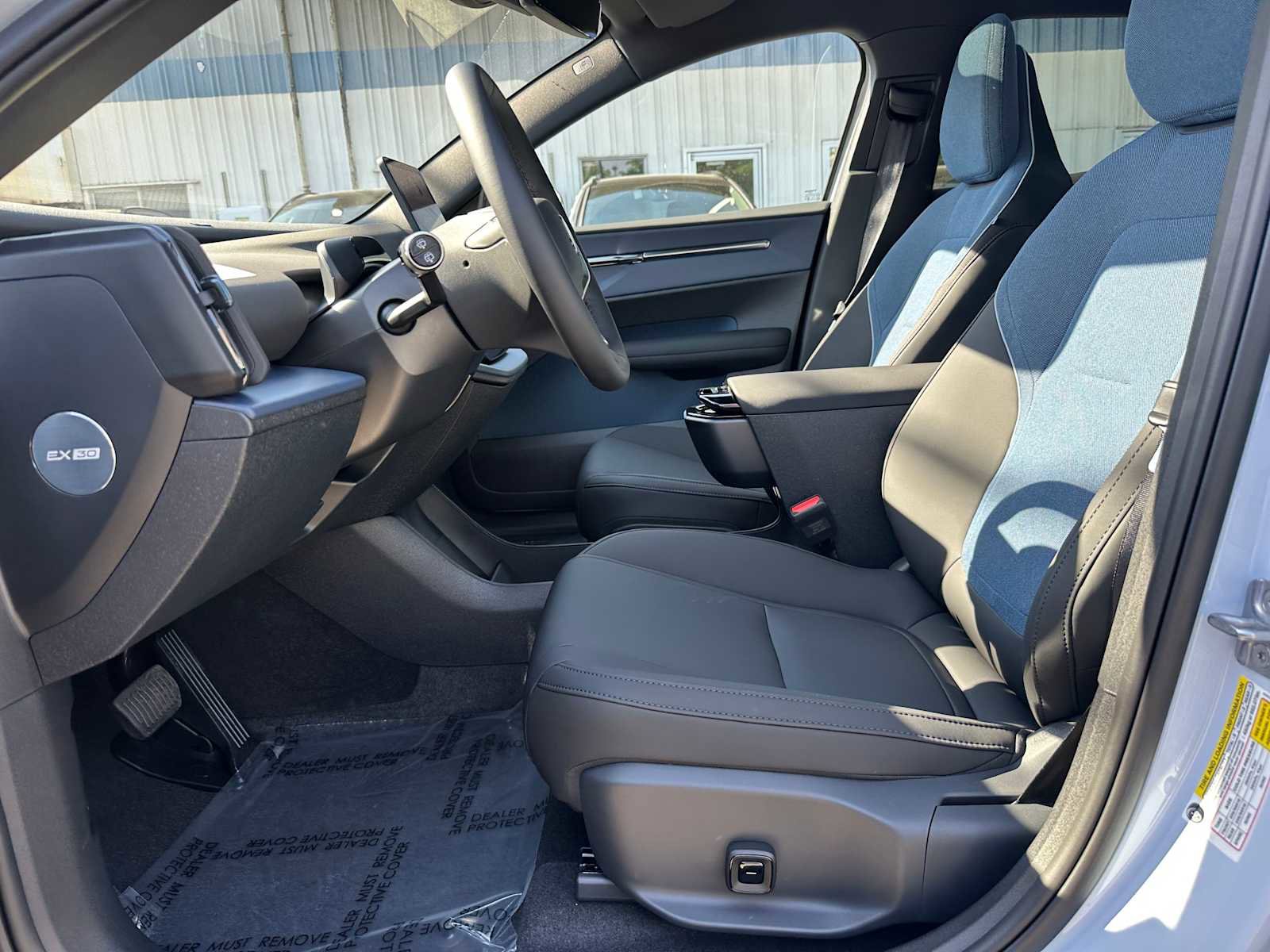 New 2026 Volvo EX30 Cross Country Ultra w/ Protection Package Premier AWD/4WD image 19
