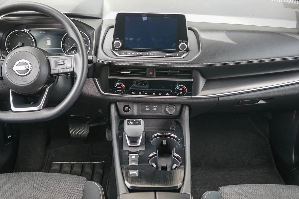 Used 2024 Nissan Rogue SV image 12