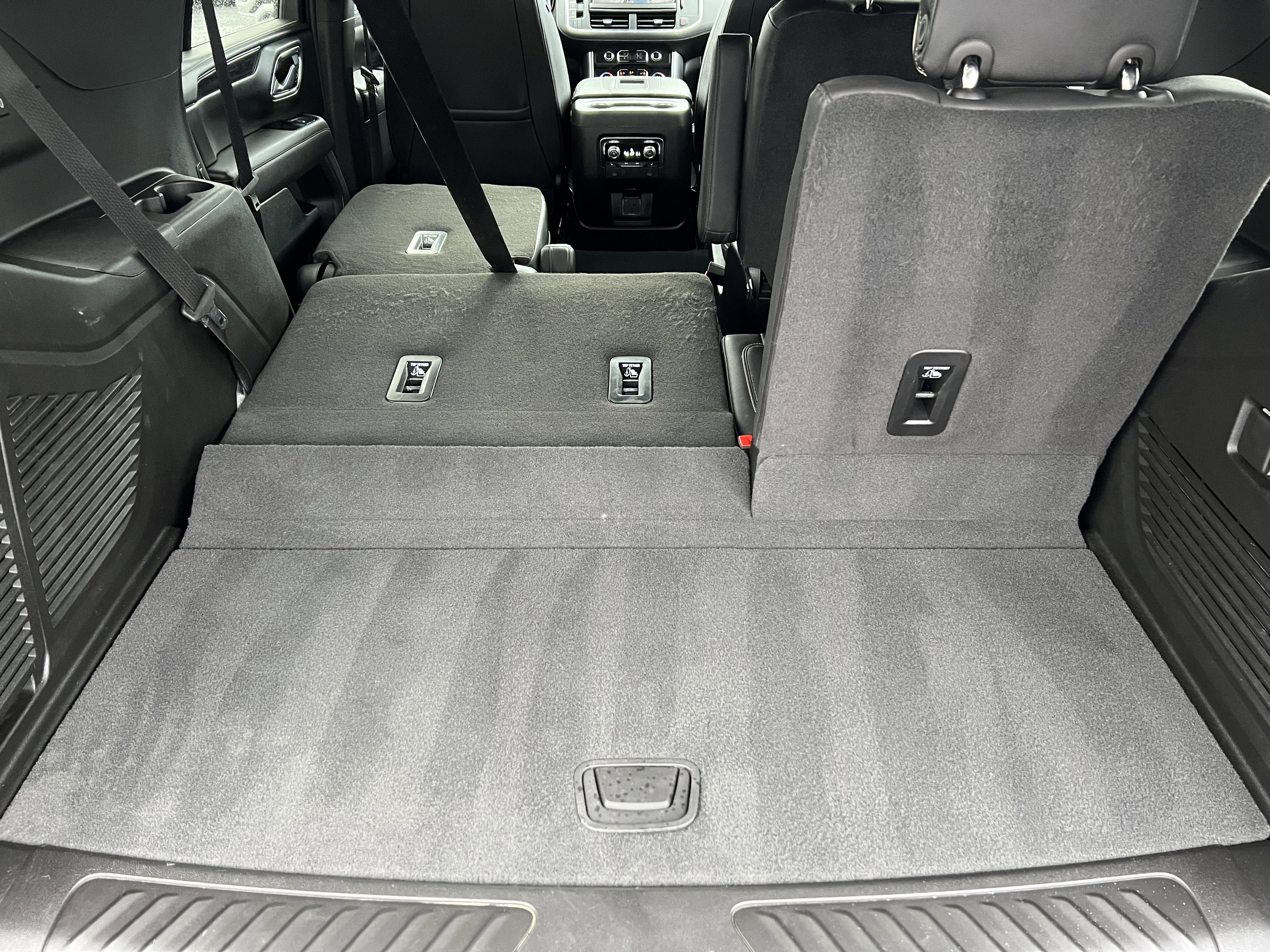 Used 2024 GMC Yukon SLT w/ SLT Luxury Package image 21