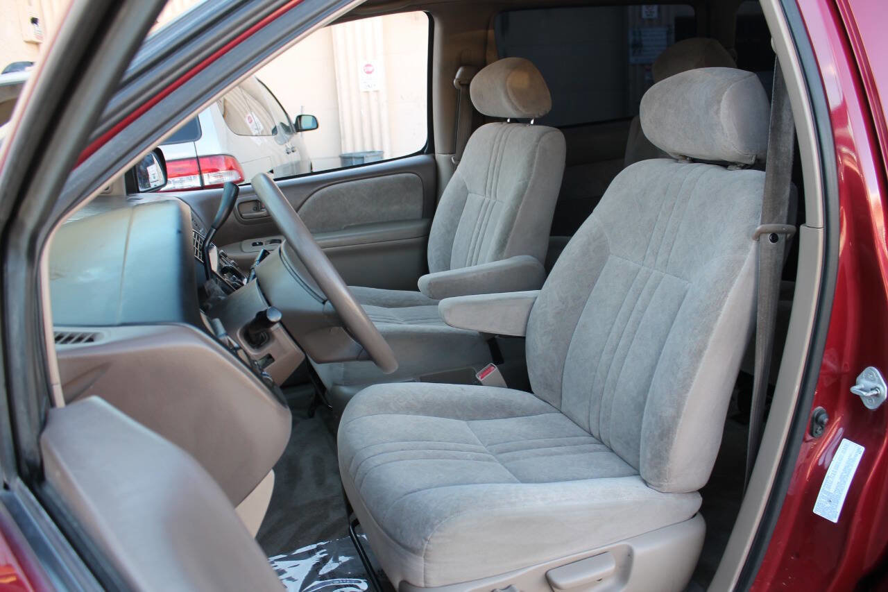 Used 1998 Toyota Sienna LE image 20