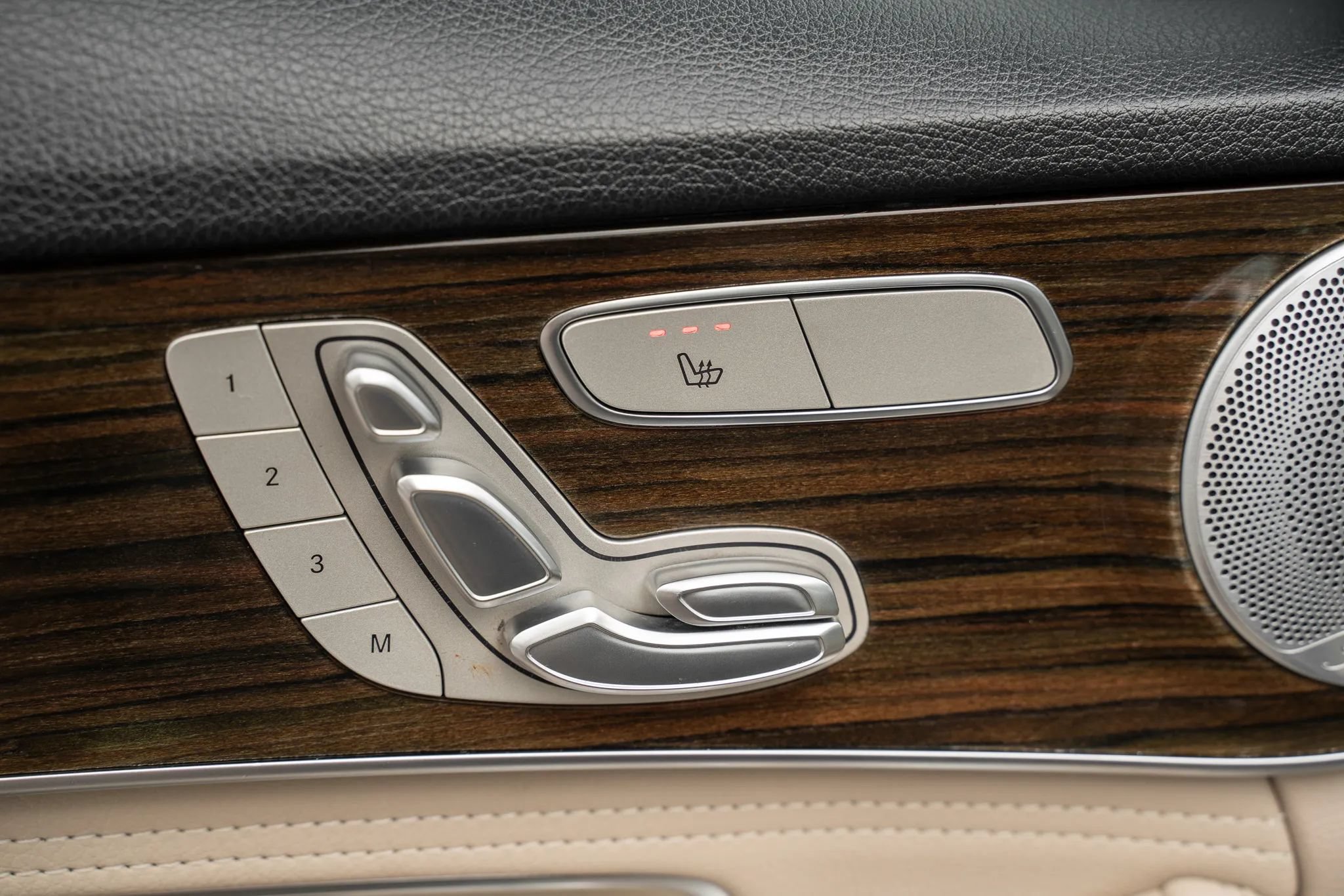 Used 2015 Mercedes-Benz C 300 4MATIC Sedan image 15