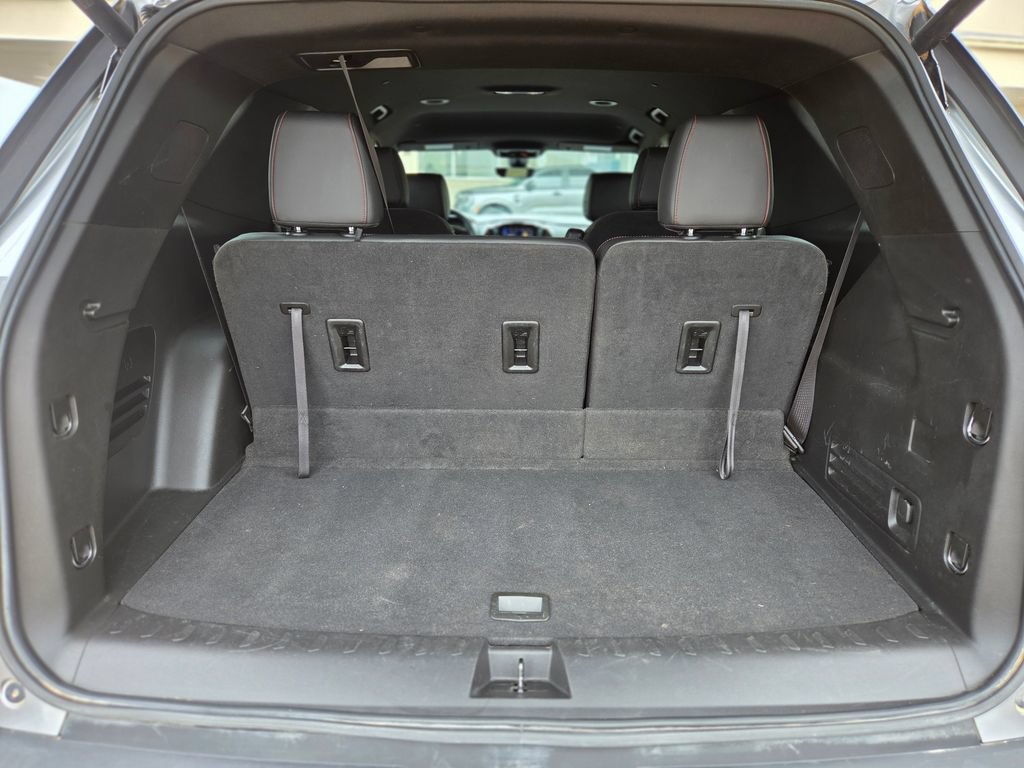 Used 2023 Chevrolet Traverse RS FWD image 14