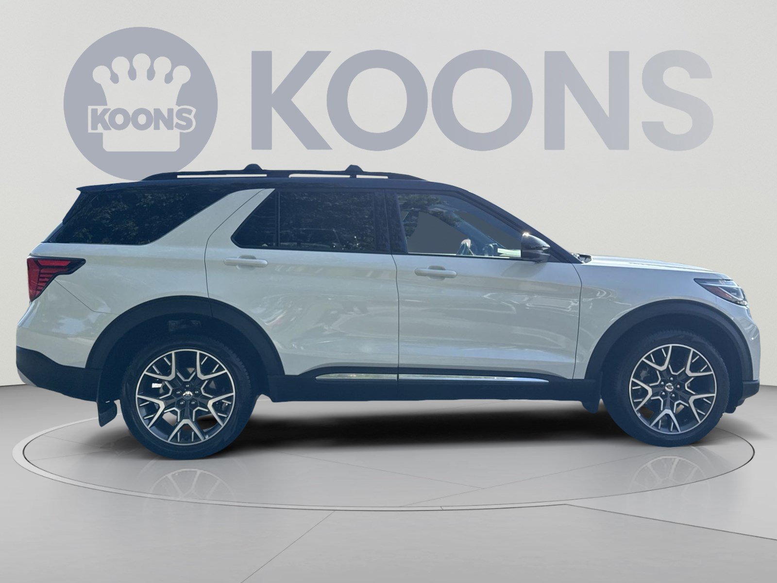 Used 2025 Ford Explorer Platinum w/ Ultimate Package AWD/4WD image 8