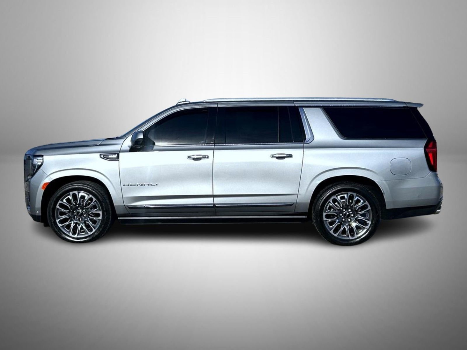 Used 2024 GMC Yukon XL Denali Ultimate image 8