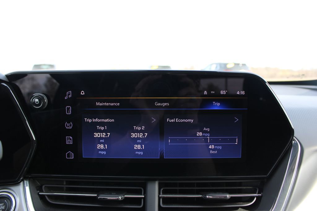 Used 2025 Chevrolet Trax LT image 45