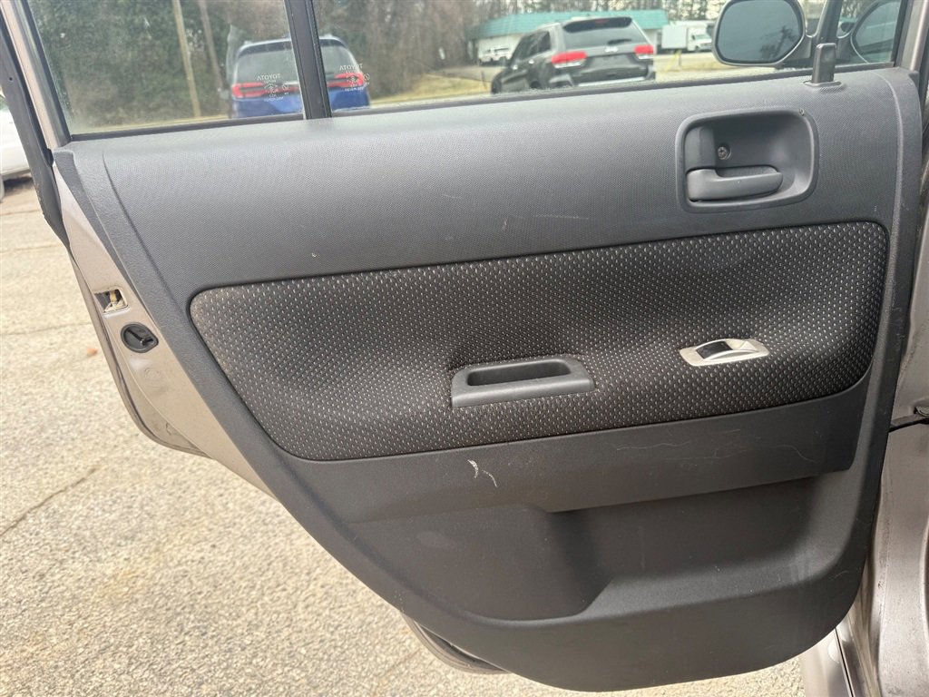 Used 2004 Scion xB image 25