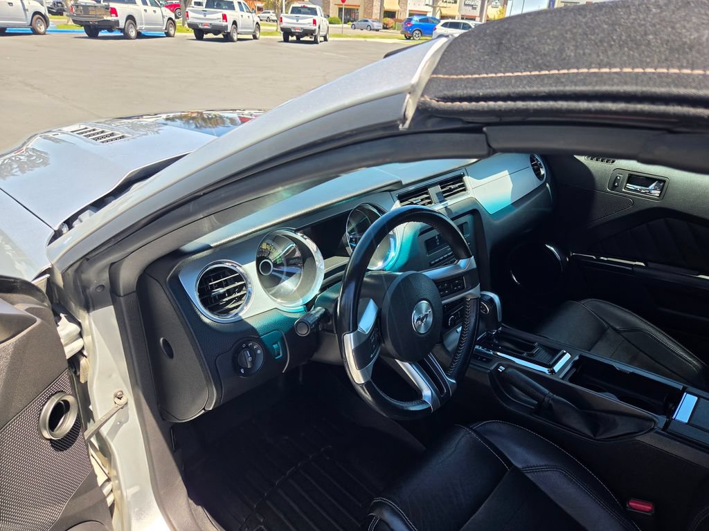 Used 2013 Ford Mustang GT Premium RWD image 15