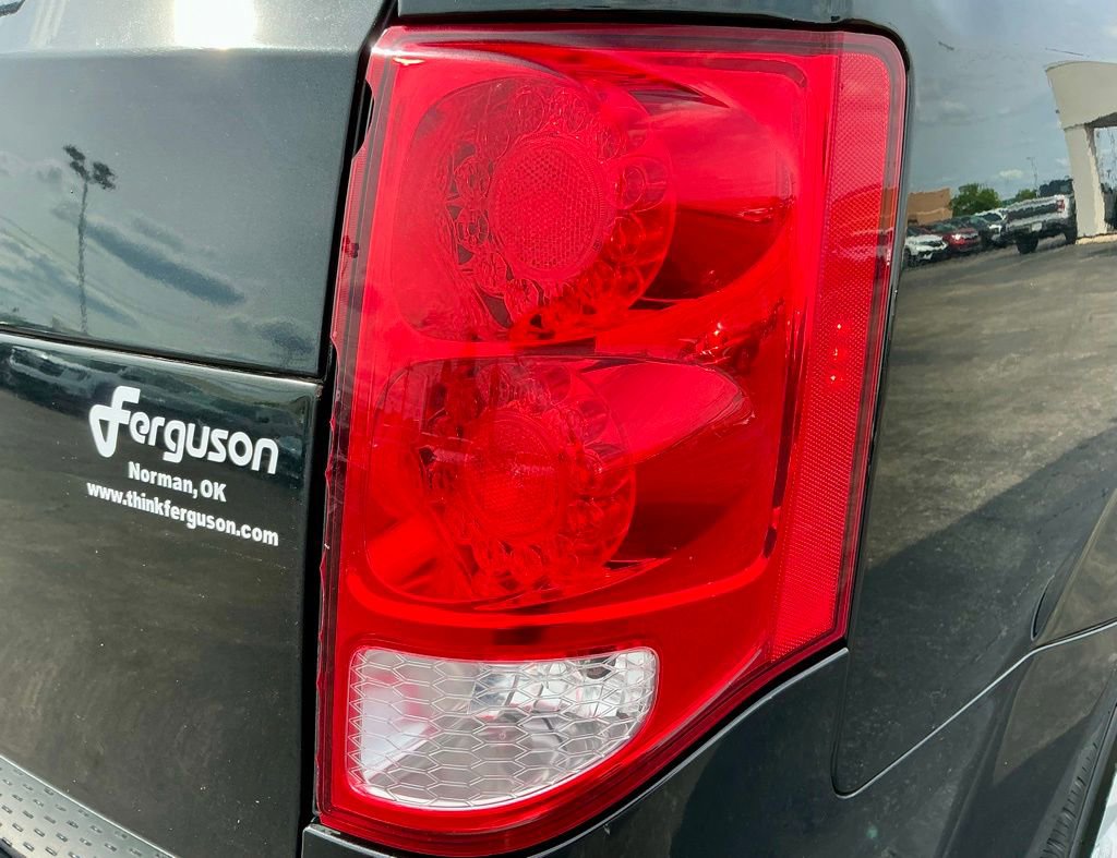 Used 2018 Dodge Grand Caravan SE w/ UConnect Hands-Free Group FWD image 16