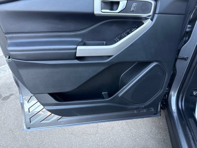 Used 2022 Ford Explorer XLT w/ Equipment Group 202A RWD image 10