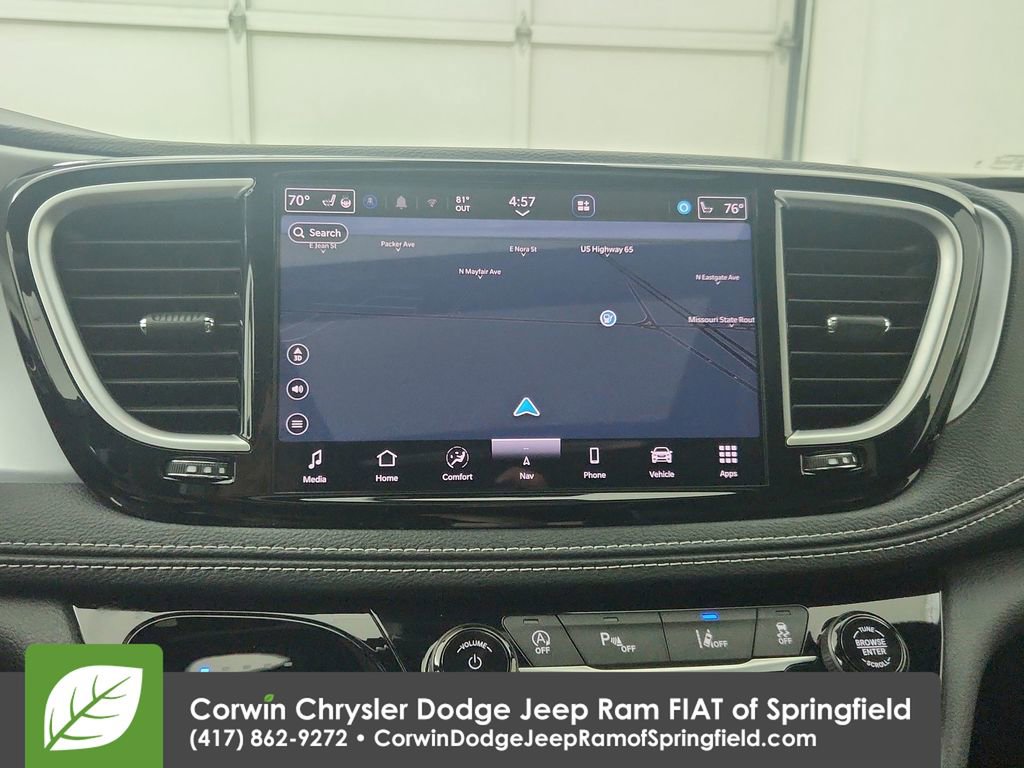 Used 2025 Chrysler Pacifica Limited FWD image 26