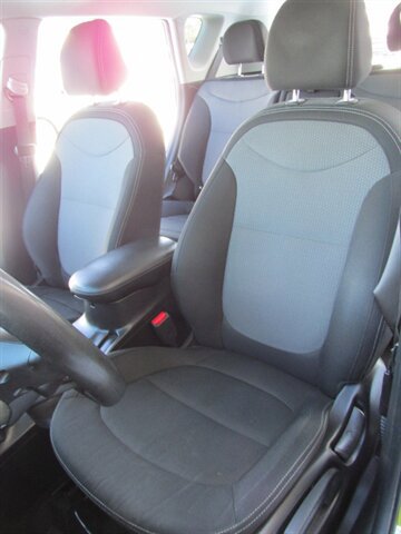 Used 2018 Kia Soul + FWD image 10