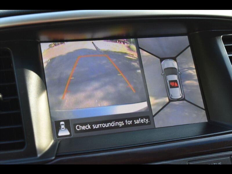 Used 2015 Nissan Pathfinder Platinum AWD/4WD image 11