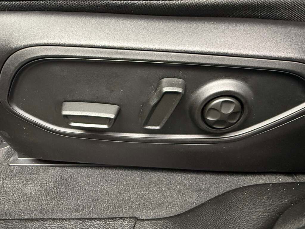 New 2025 Jeep Grand Cherokee Limited w/ Trailer Tow Package image 19