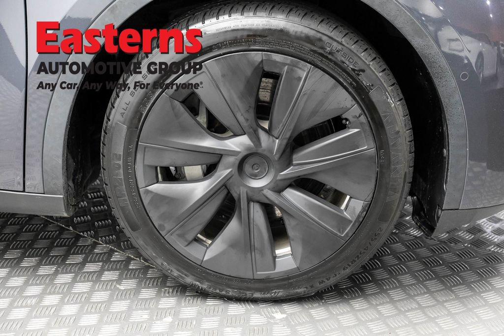 Used 2022 Tesla Model Y Long Range AWD/4WD image 24