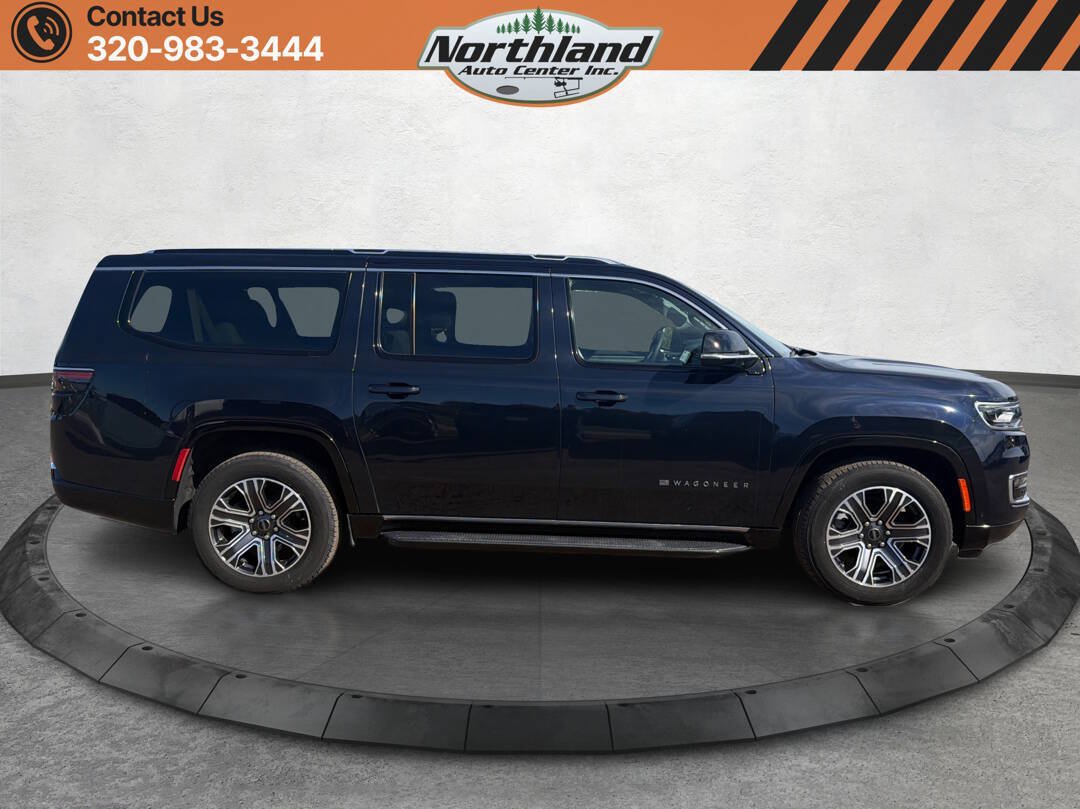 Used 2025 Jeep Wagoneer L Series II w/ 8-pass Seating Package AWD/4WD image 4