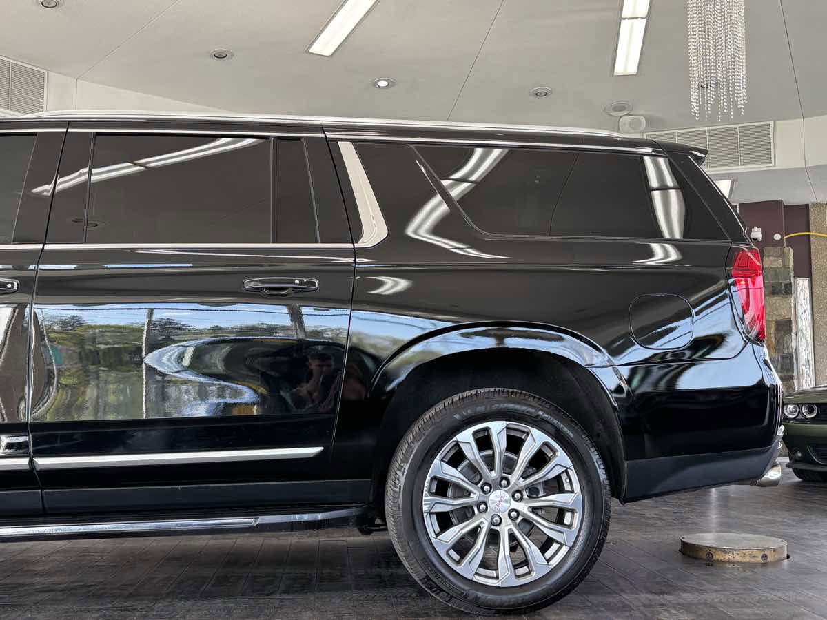 Used 2023 GMC Yukon XL Denali AWD/4WD image 14