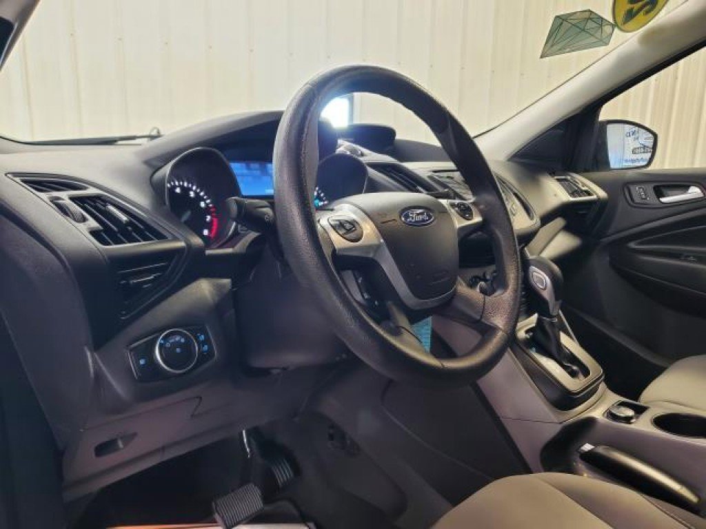 Used 2015 Ford Escape SE FWD image 16