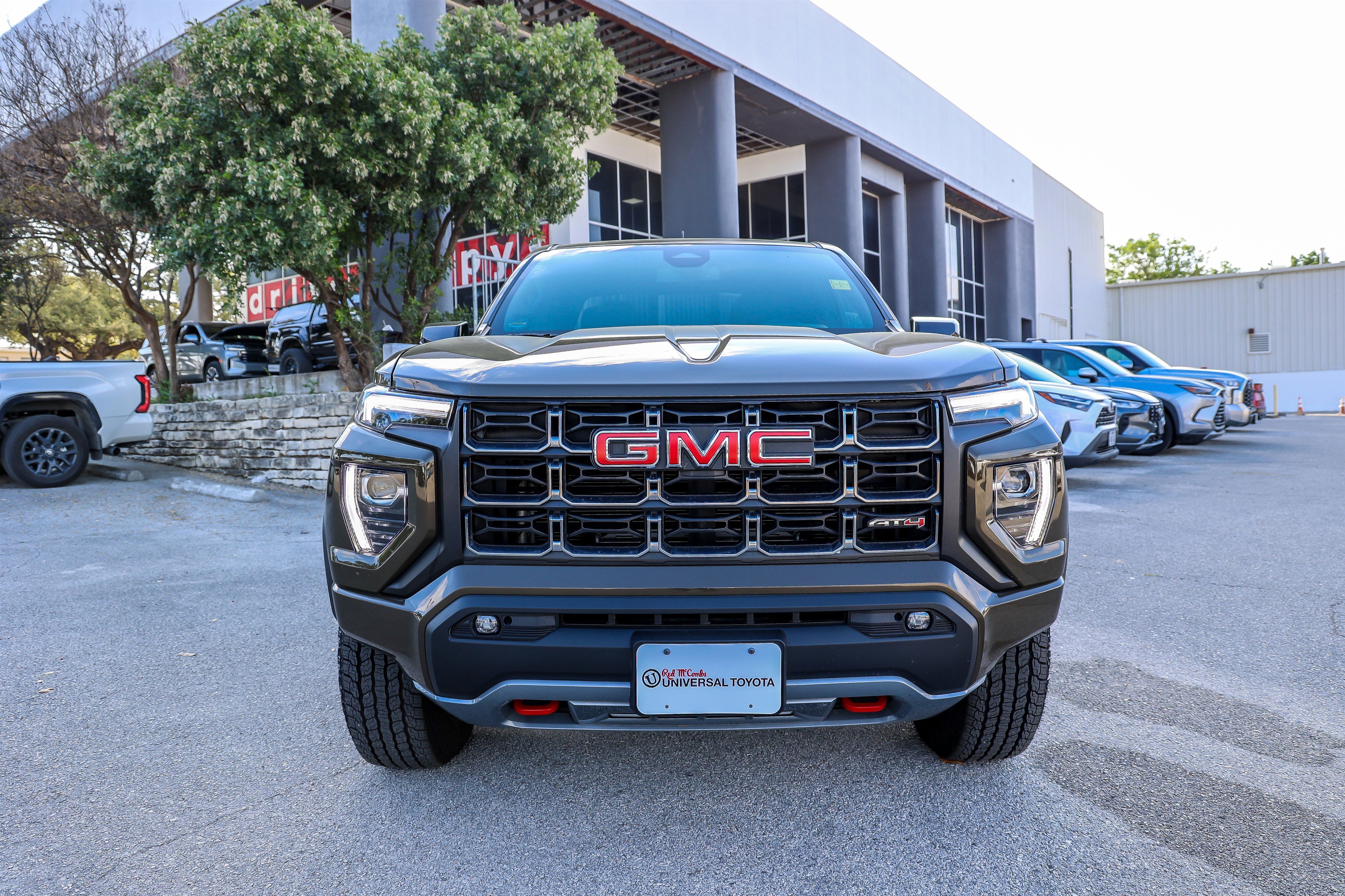 Used 2025 GMC Canyon AT4 w/ AT4 Premium Package image 4