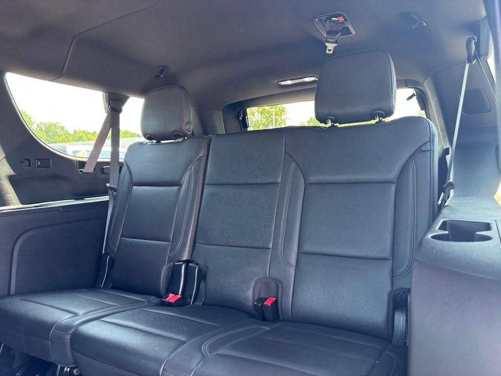 Used 2024 Chevrolet Suburban Z71 w/ Luxury Package AWD/4WD image 25