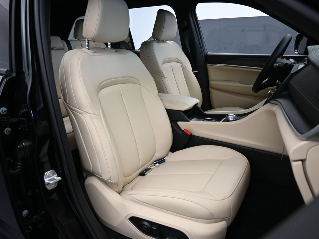 Used 2026 Jeep Grand Cherokee Limited RWD image 37