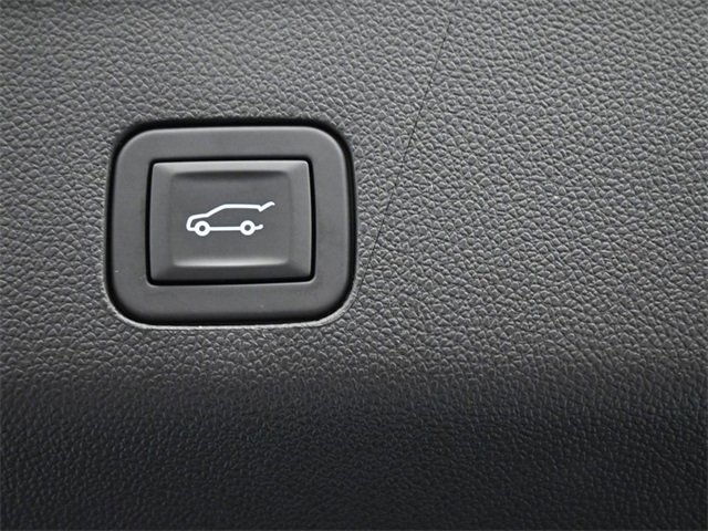 Used 2025 Chevrolet Suburban LT image 29