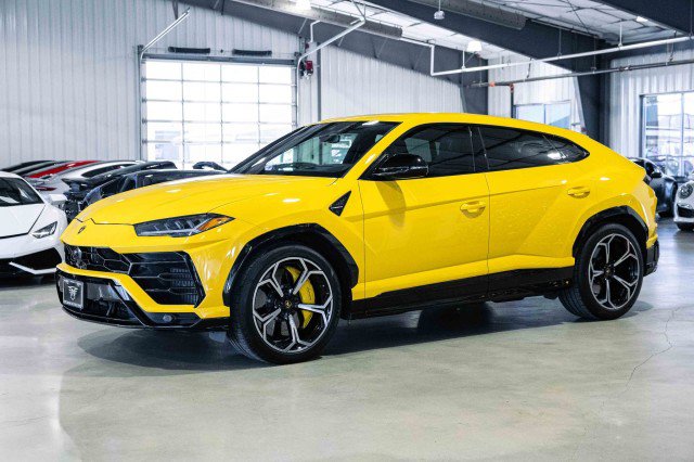Used 2022 Lamborghini Urus image 2