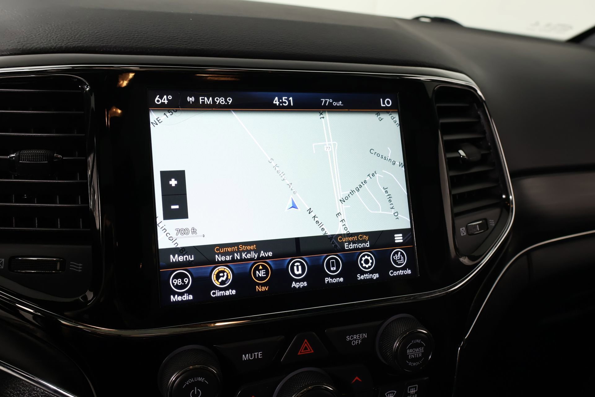 Used 2020 Jeep Grand Cherokee Limited w/ Luxury Group II AWD/4WD image 7