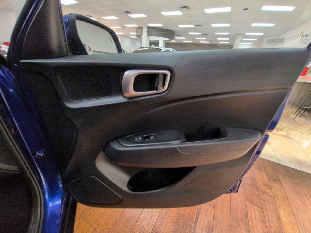 Used 2026 Hyundai Venue SEL FWD image 30