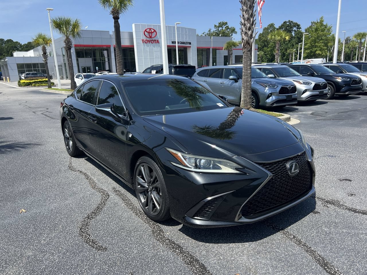 Used 2019 Lexus ES 350 F Sport w/ Accessory Package 2 FWD image 2