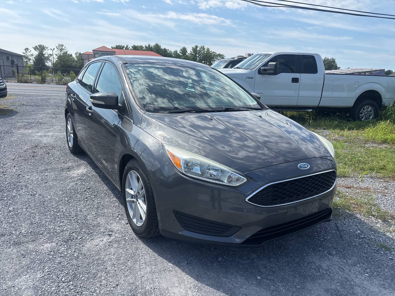 Used 2015 Ford Focus SE FWD image 4