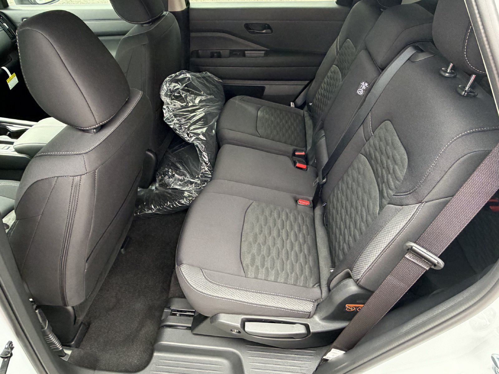 New 2026 Nissan Pathfinder SV w/ SV Premium Package FWD image 21