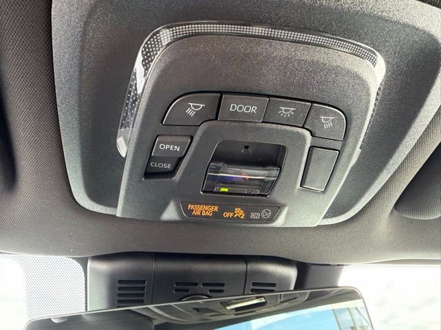 Used 2025 Toyota Crown Signia image 27