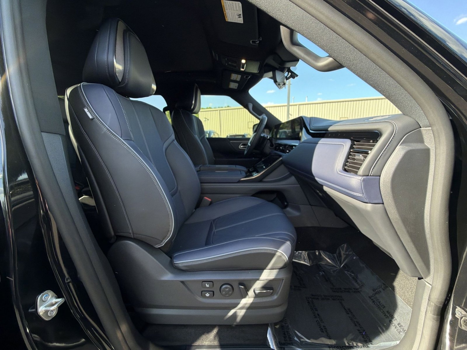 Used 2026 INFINITI QX80 4WD w/ Sport Exterior Package image 28