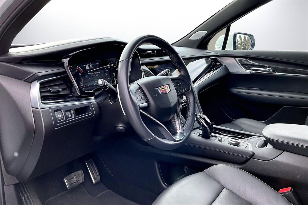 Used 2024 Cadillac XT6 Sport image 20